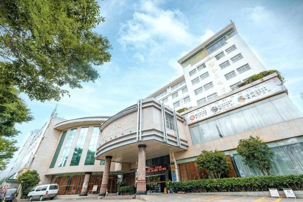 Golden Spring Hotel Lijiang Lijiang  Exterior photo