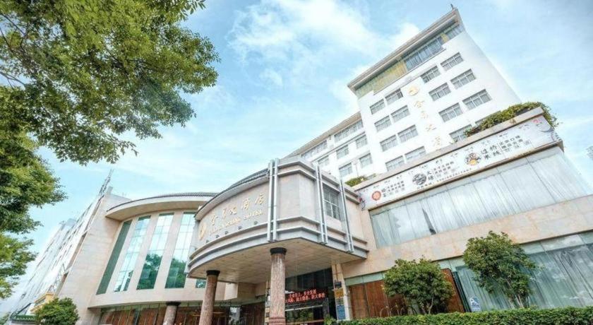 Golden Spring Hotel Lijiang Lijiang  Exterior photo